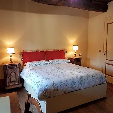 B&B La Cascina Di Monia E Mario Borgo Ticino ภายนอก รูปภาพ
