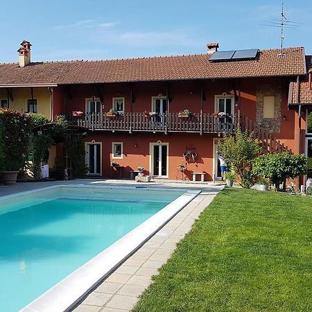 B&B La Cascina Di Monia E Mario Borgo Ticino ภายนอก รูปภาพ