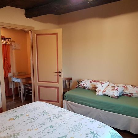B&B La Cascina Di Monia E Mario Borgo Ticino ภายนอก รูปภาพ