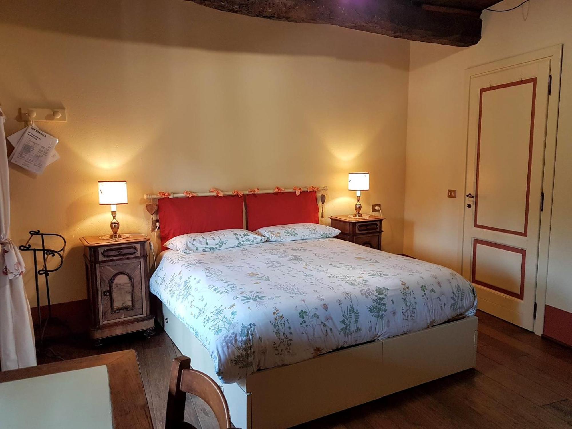 B&B La Cascina Di Monia E Mario Borgo Ticino ภายนอก รูปภาพ