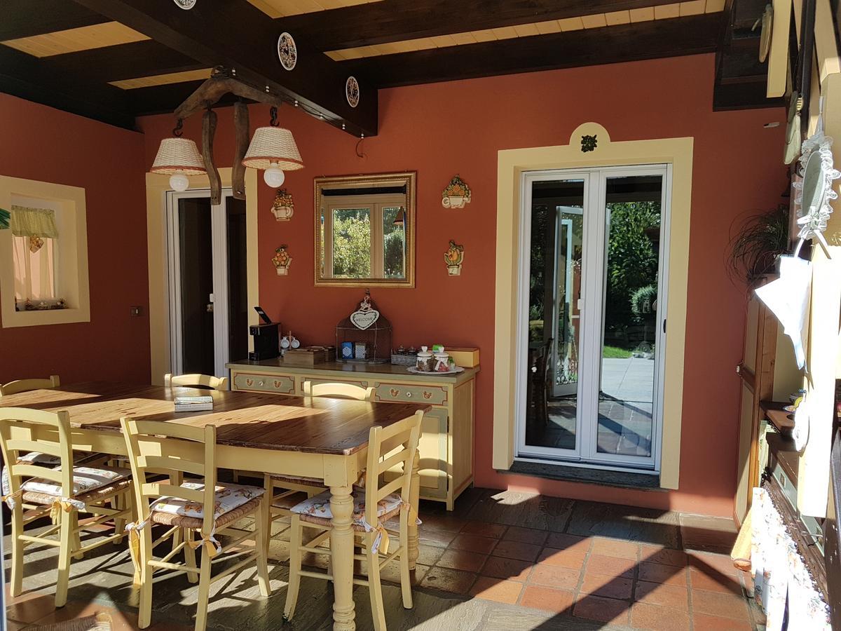 B&B La Cascina Di Monia E Mario Borgo Ticino ภายนอก รูปภาพ
