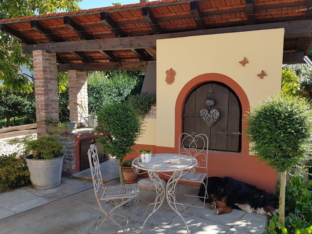 B&B La Cascina Di Monia E Mario Borgo Ticino ภายนอก รูปภาพ