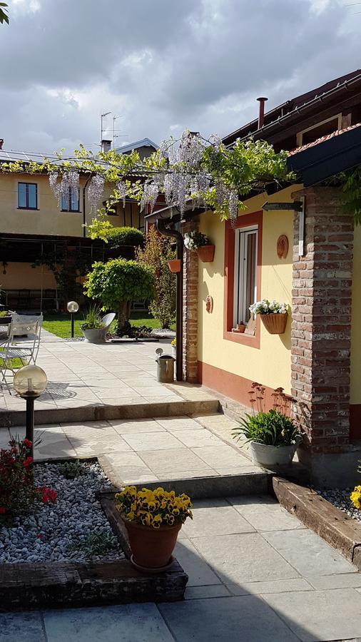 B&B La Cascina Di Monia E Mario Borgo Ticino ภายนอก รูปภาพ