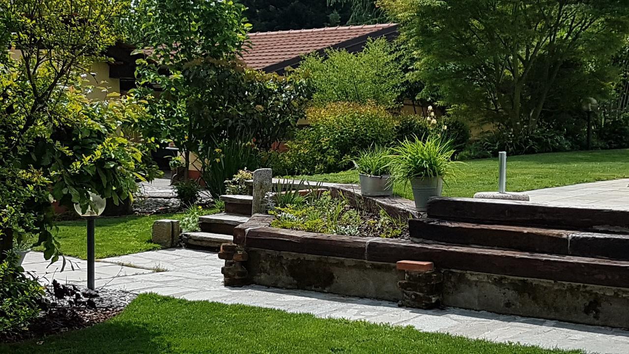 B&B La Cascina Di Monia E Mario Borgo Ticino ภายนอก รูปภาพ